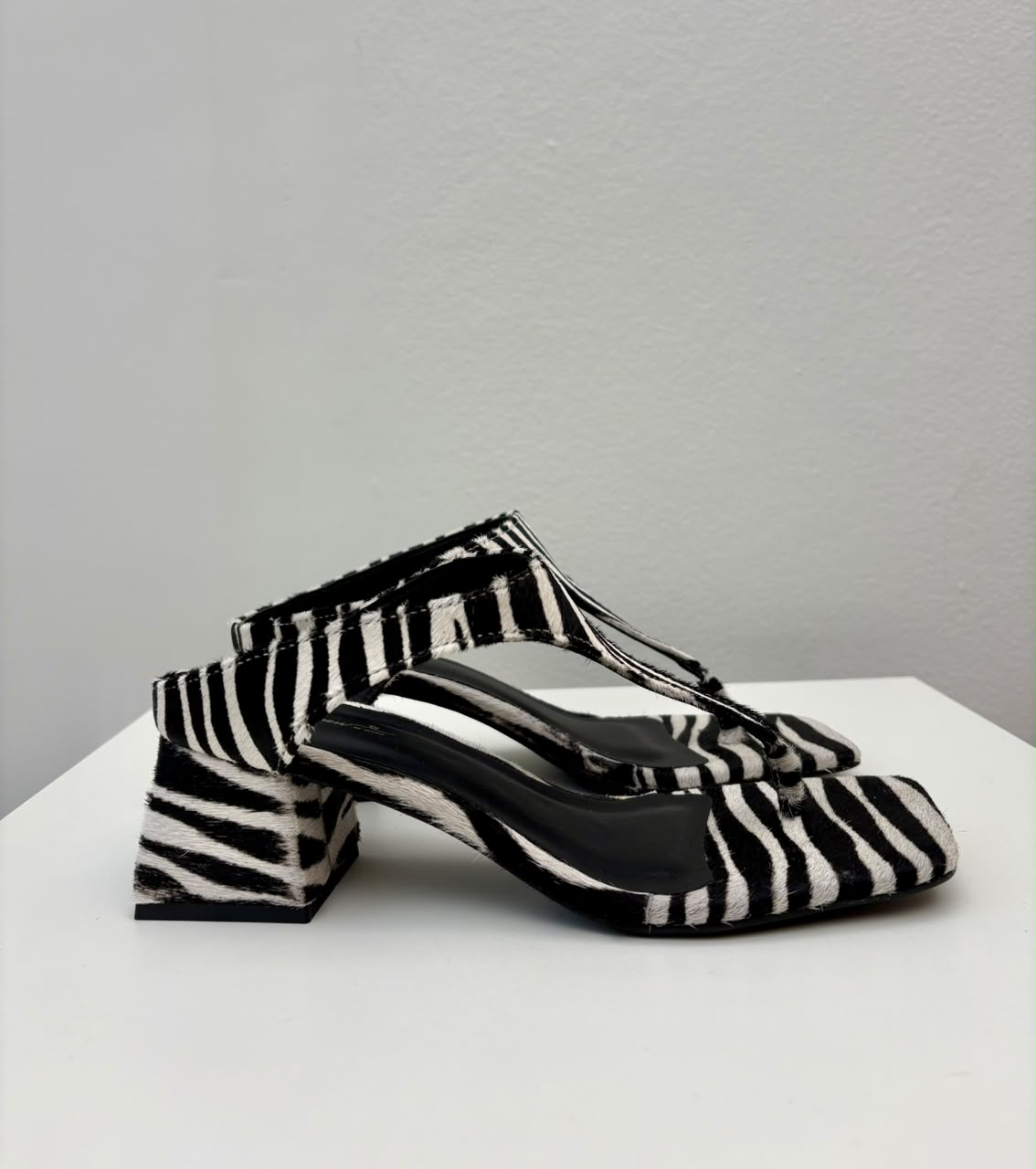 Tamanco Bianca, Zebra