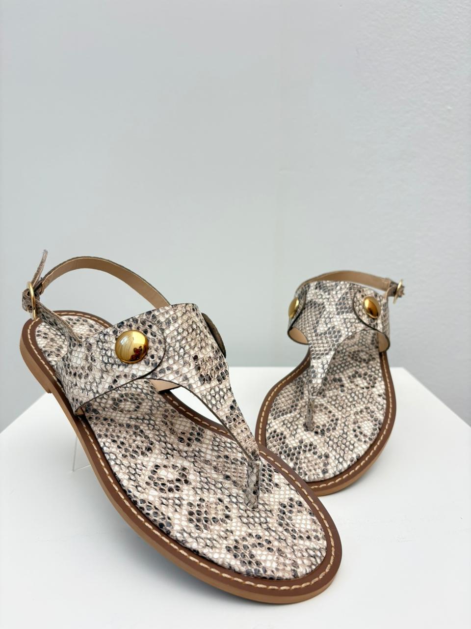 Rasteira Antonia, Piton