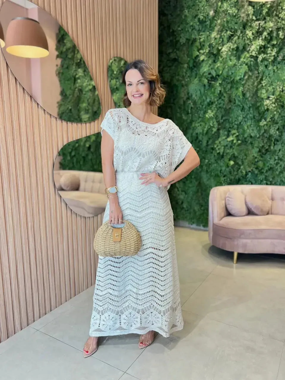 Blusa Ampla em Crochê com Detalhe Nude