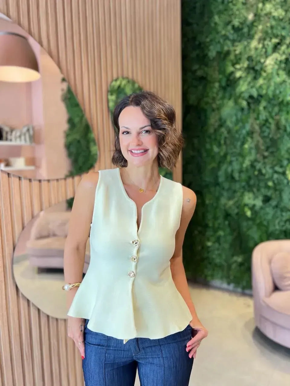 Blusa em Tricô Modal Peplum 3 Botões, Amarela