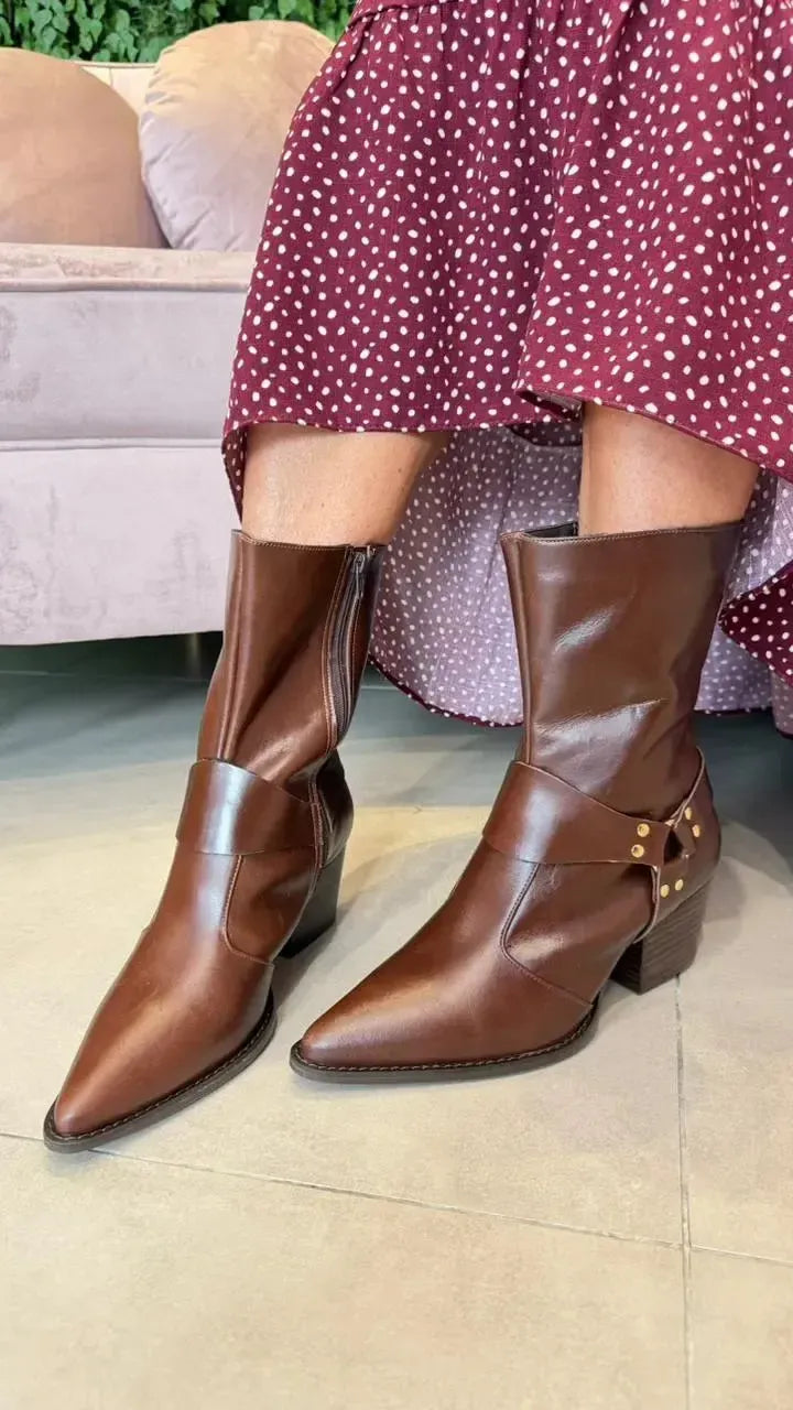 Bota Alice, Café