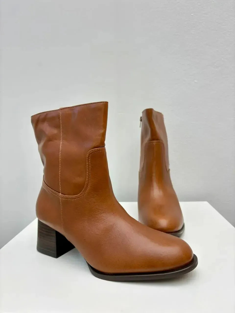 Bota Ana, Caramelo
