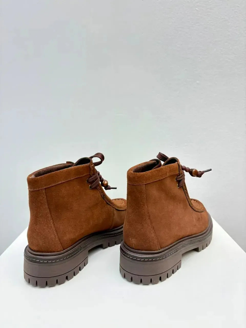 Bota Pietra, Marrom