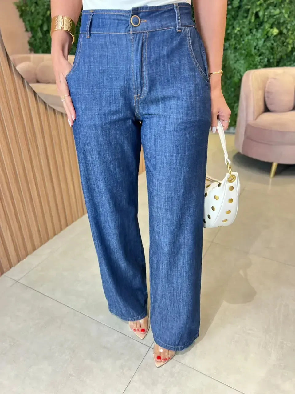 Calça Pantalona Jeans com Botão