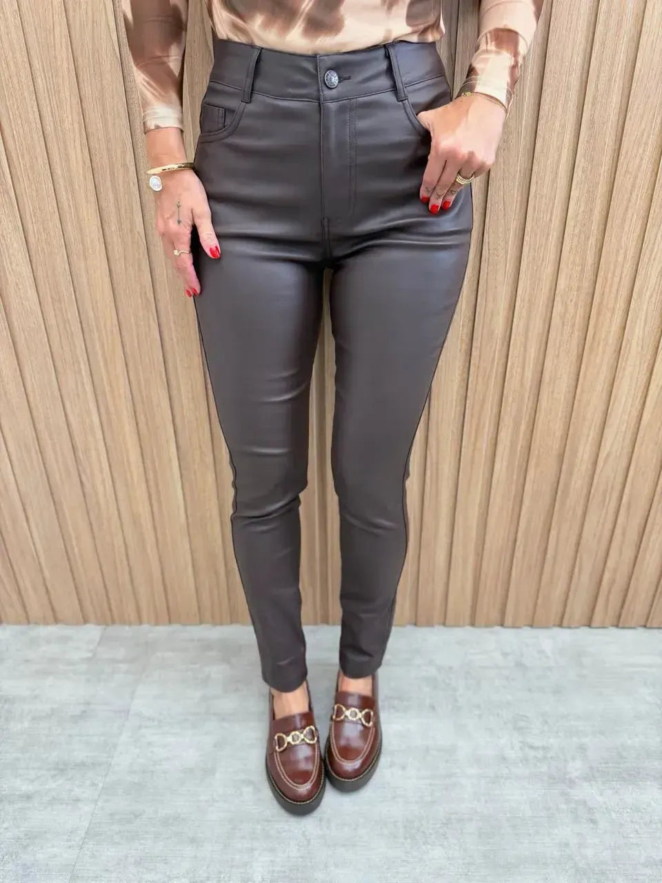 Calça Resinada, Marrom Café