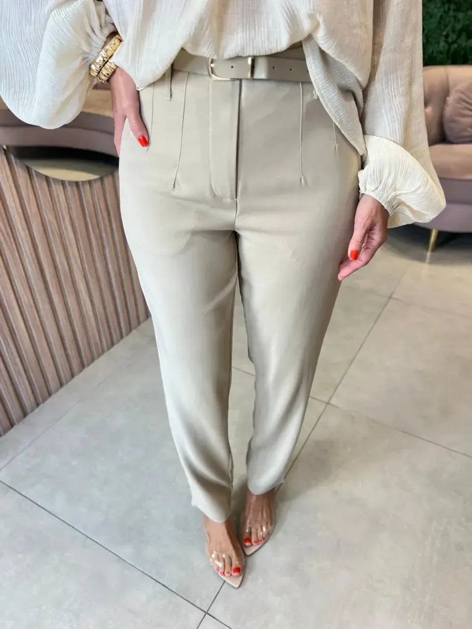 Calça Reta Cintura Alta em Alfaiataria, Cru