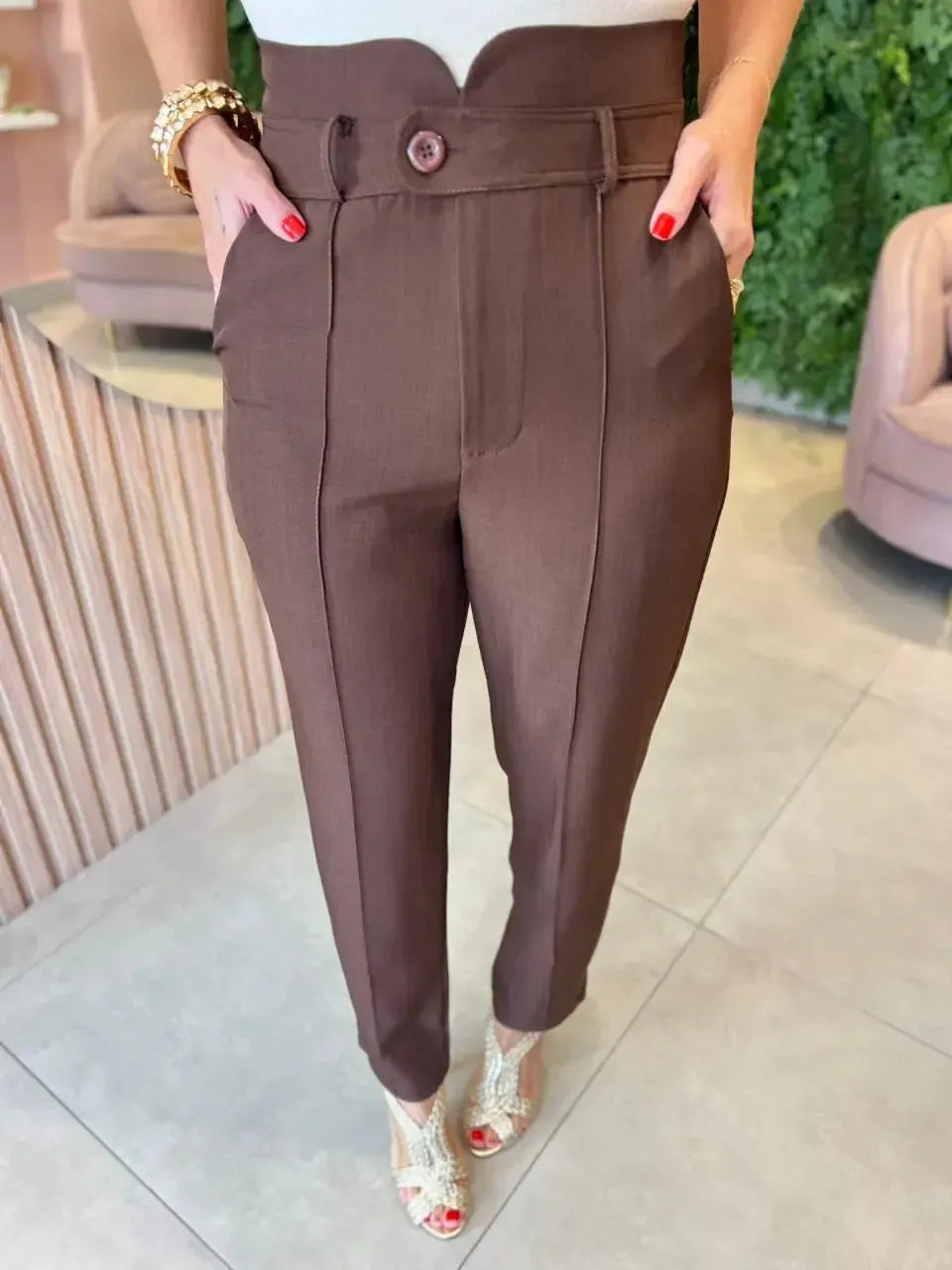 Calça Reta em Alfaiataria, Marrom