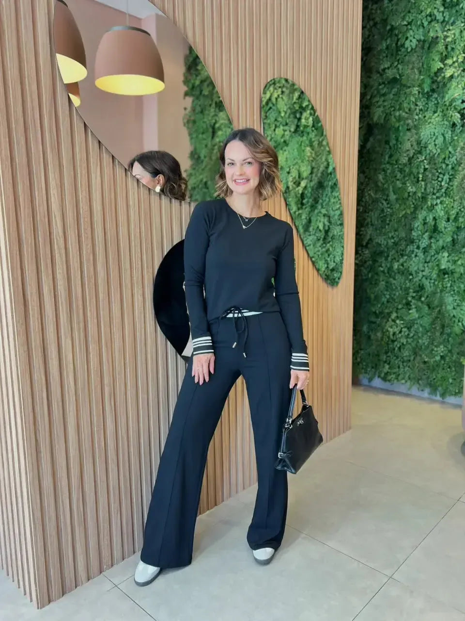 Conjunto Com Detalhe Listra Em Moletinho, Preto