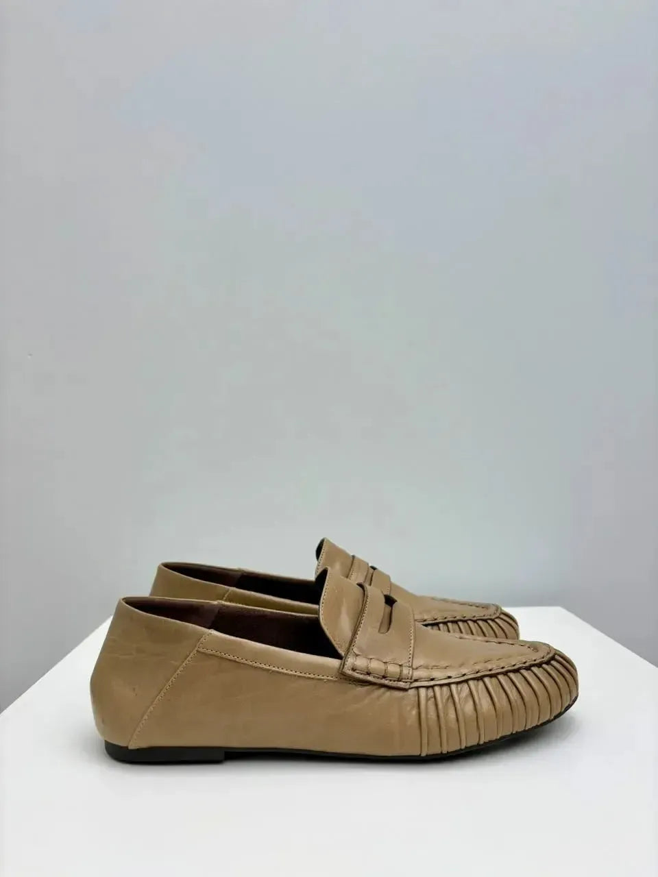 Mocassim Iara, Bege