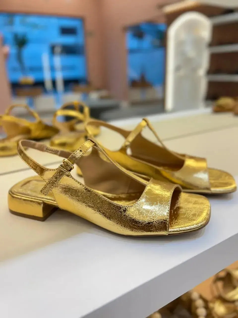 Rasteira Capri Dourada