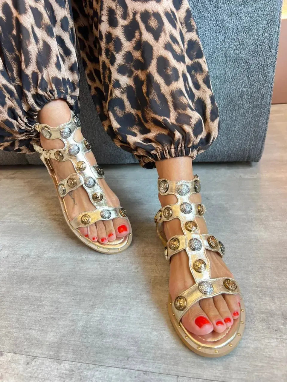 Rasteira Grécia, Ouro Light