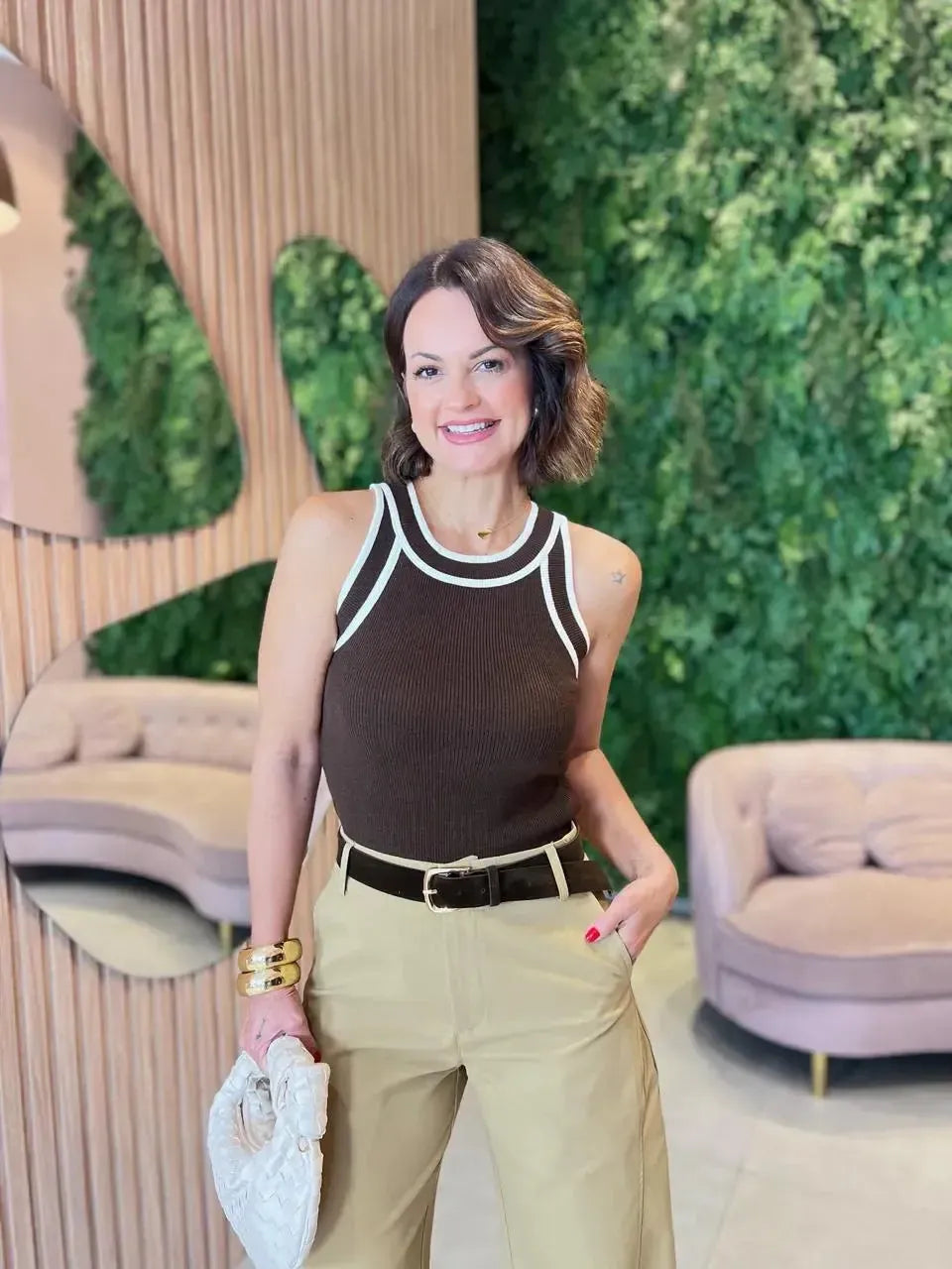 Regata Bicolor, Marrom