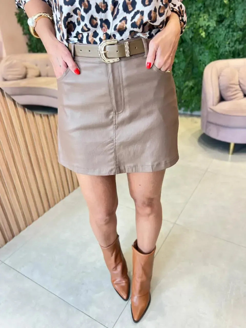 Saia Shorts Resinada, Bege