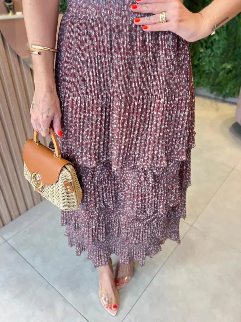 Saia em Camadas Marrom Com Detalhes Floral