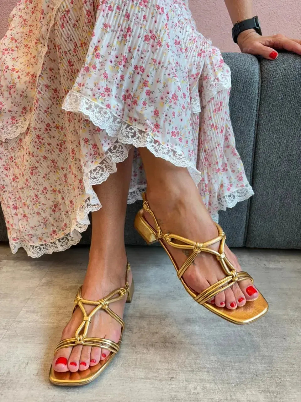 Sandália Bia, Dourada