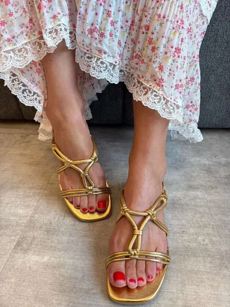 Sandália Bia, Dourada