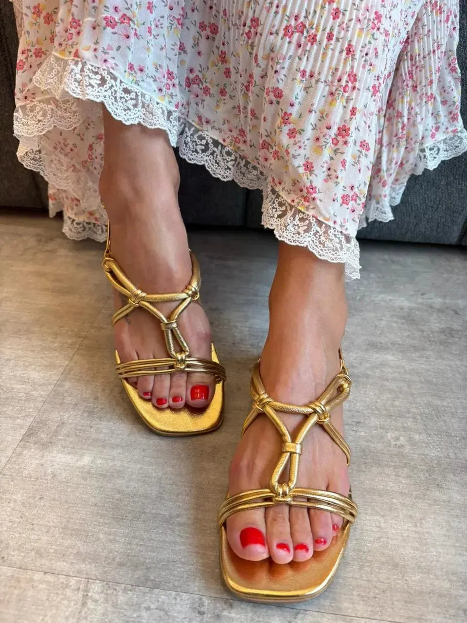 Sandália Bia, Dourada