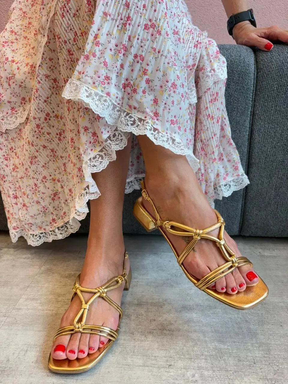 Sandália Bia, Dourada