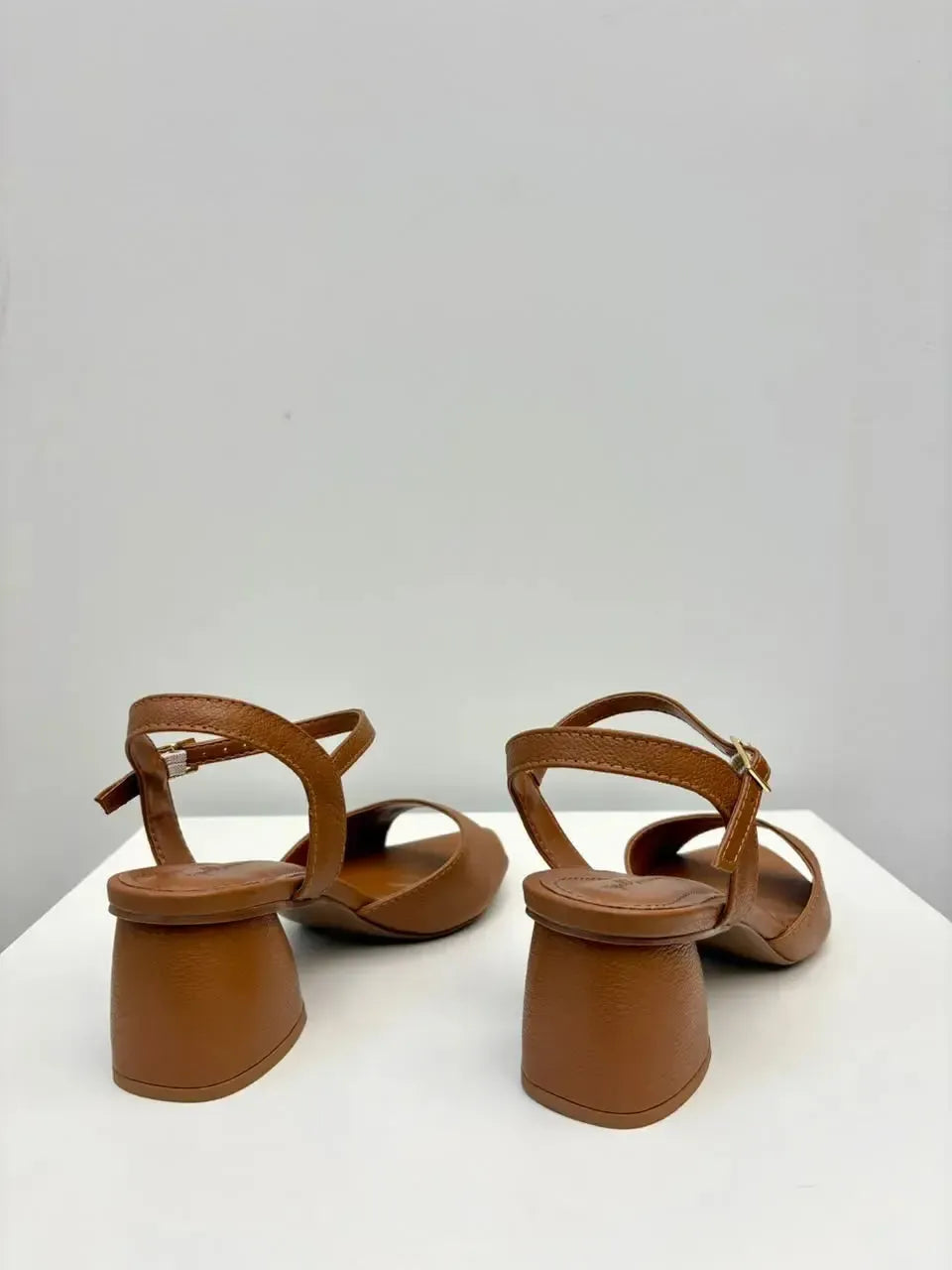 Sandália Daiana, Caramelo