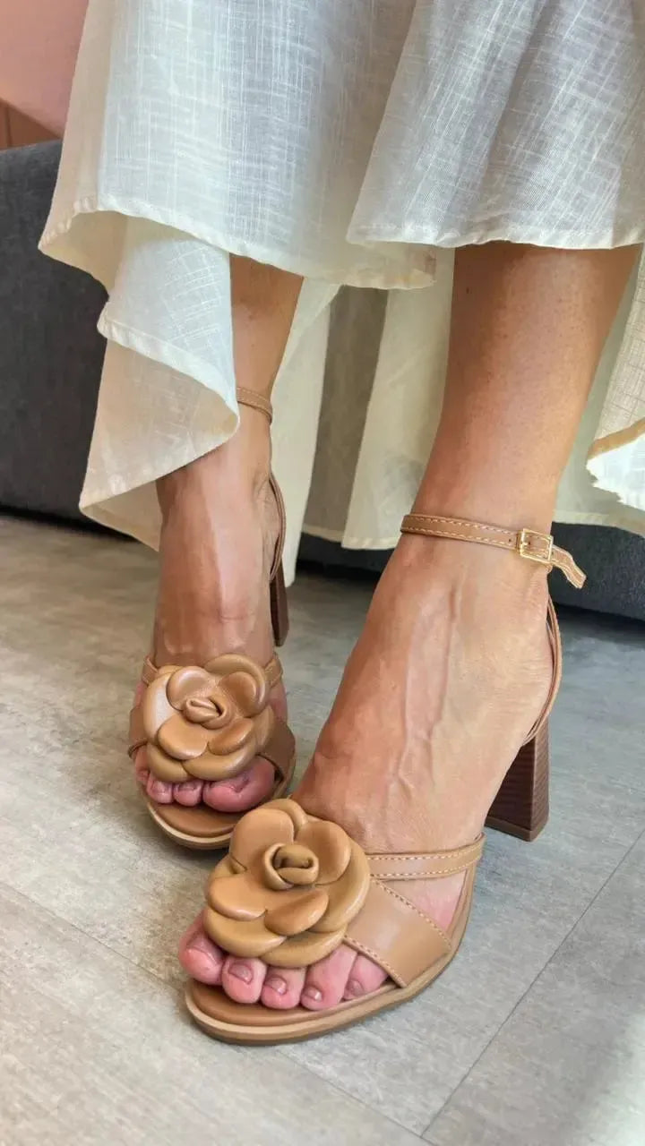 Sandália Flower Caramelo