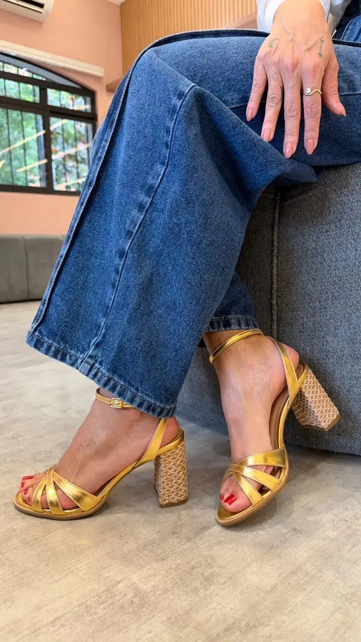 Sandália Gabi, Dourado