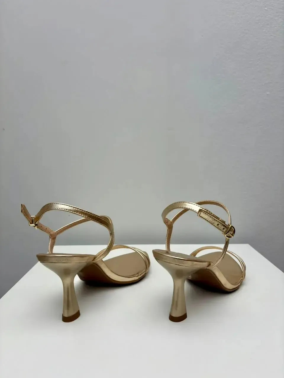 Sandália Kelly, Ouro Light
