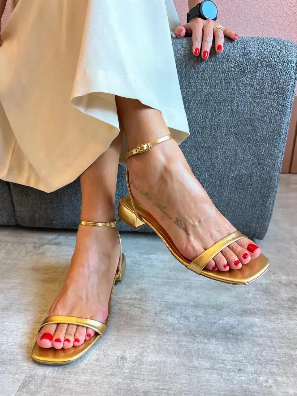 Sandália Maju, Dourada