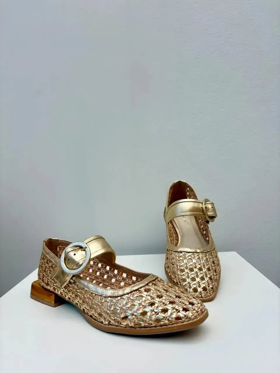 Scarpin Catarina, Ouro Light
