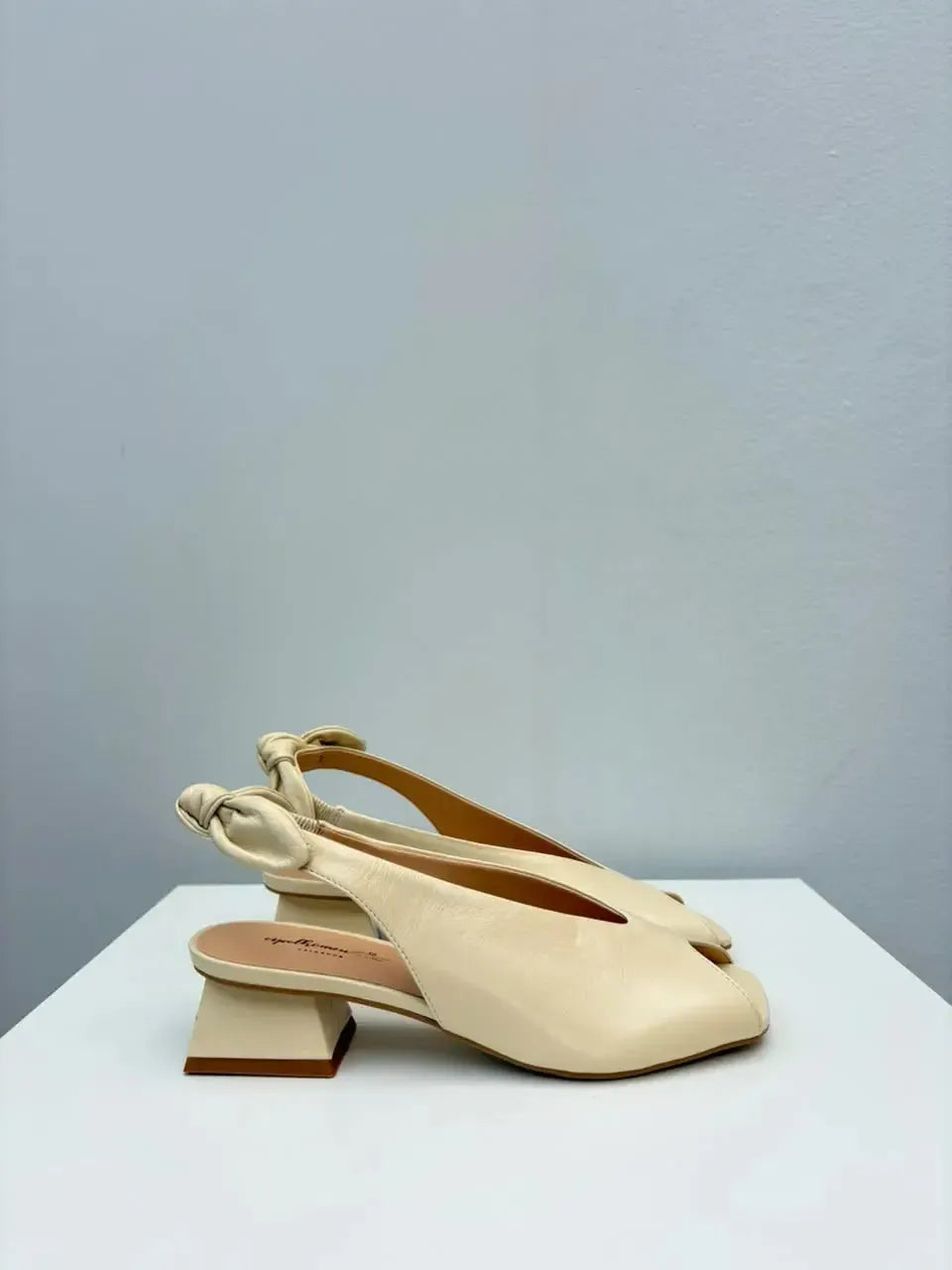 Slingback Peep Toe Ana, Creme