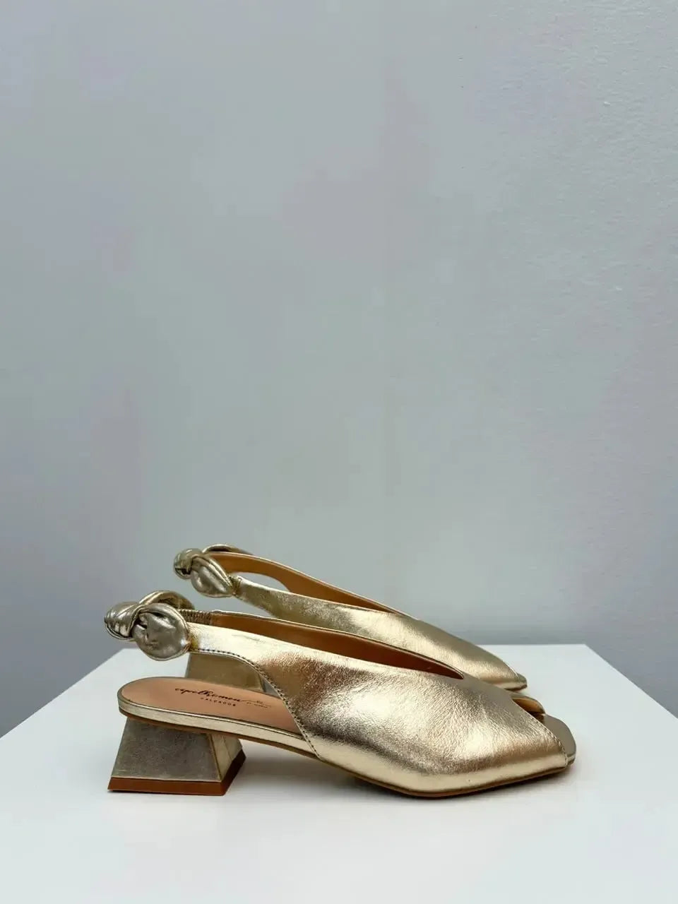 Slingback Peep Toe Ana, Ouro Light
