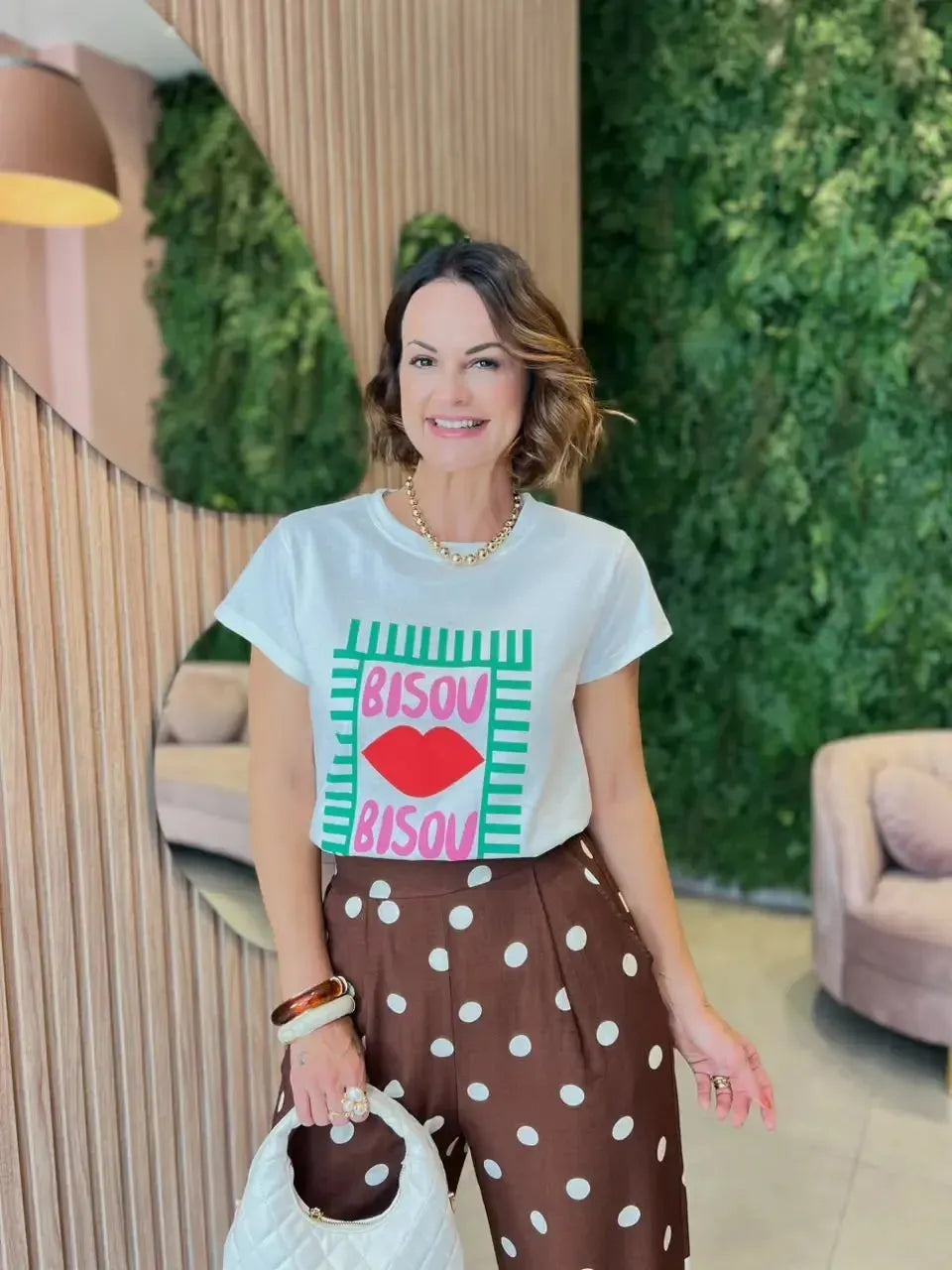 T-shirt em Algodão com Estampa Beijo