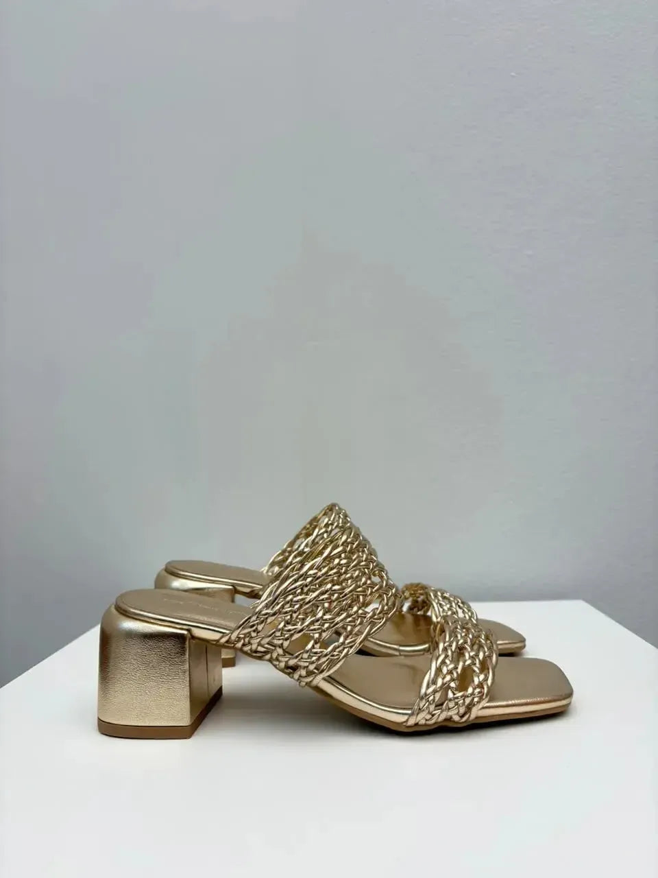 Tamanco Joana, Ouro Light