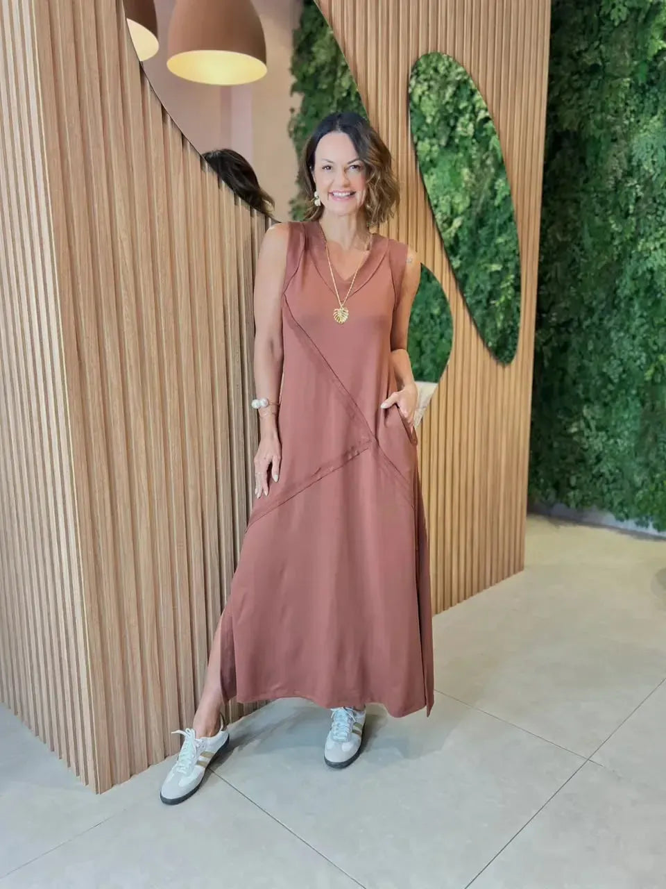 Vestido Em Moletinho Regata Com Recorte, Marrom