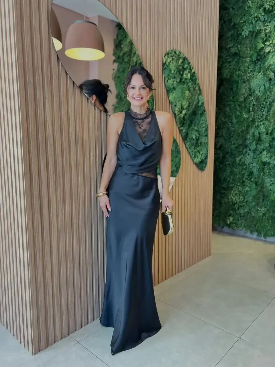 Vestido Longo em Cetim com Detalhe Renda, Preto