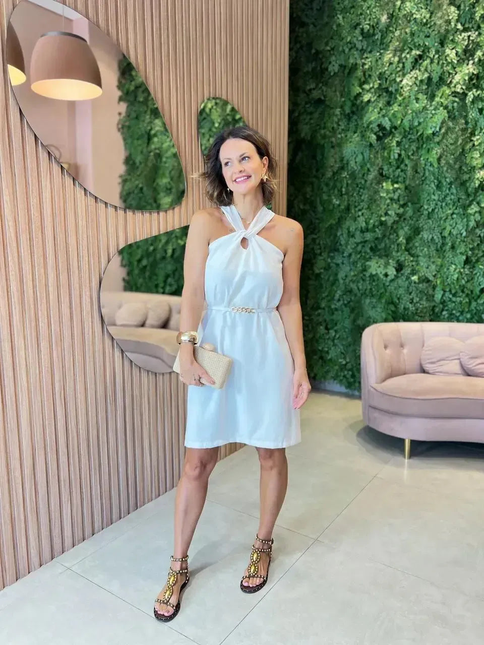 Vestido curto com alça cruzada , Cru