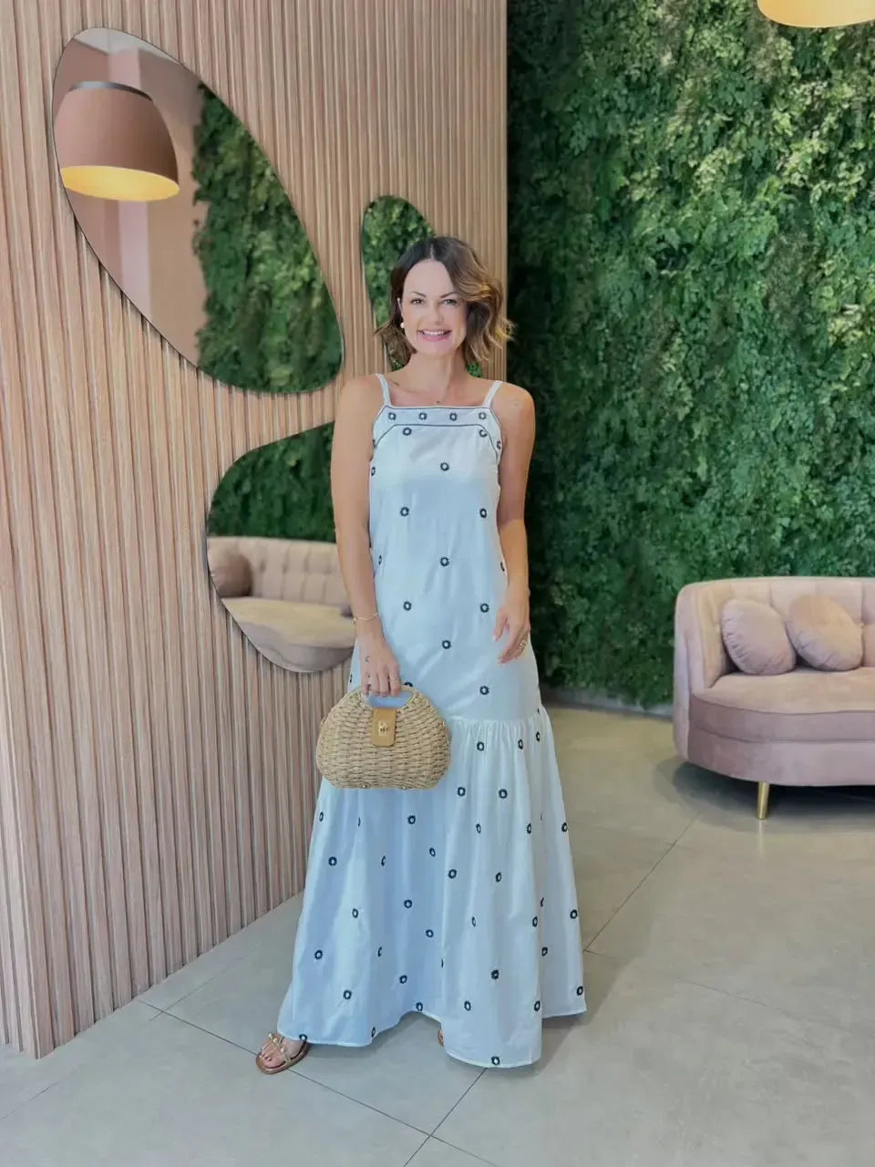 Vestido em Tricoline com Flor Bordada, Off White com Bordado Azul Marinho