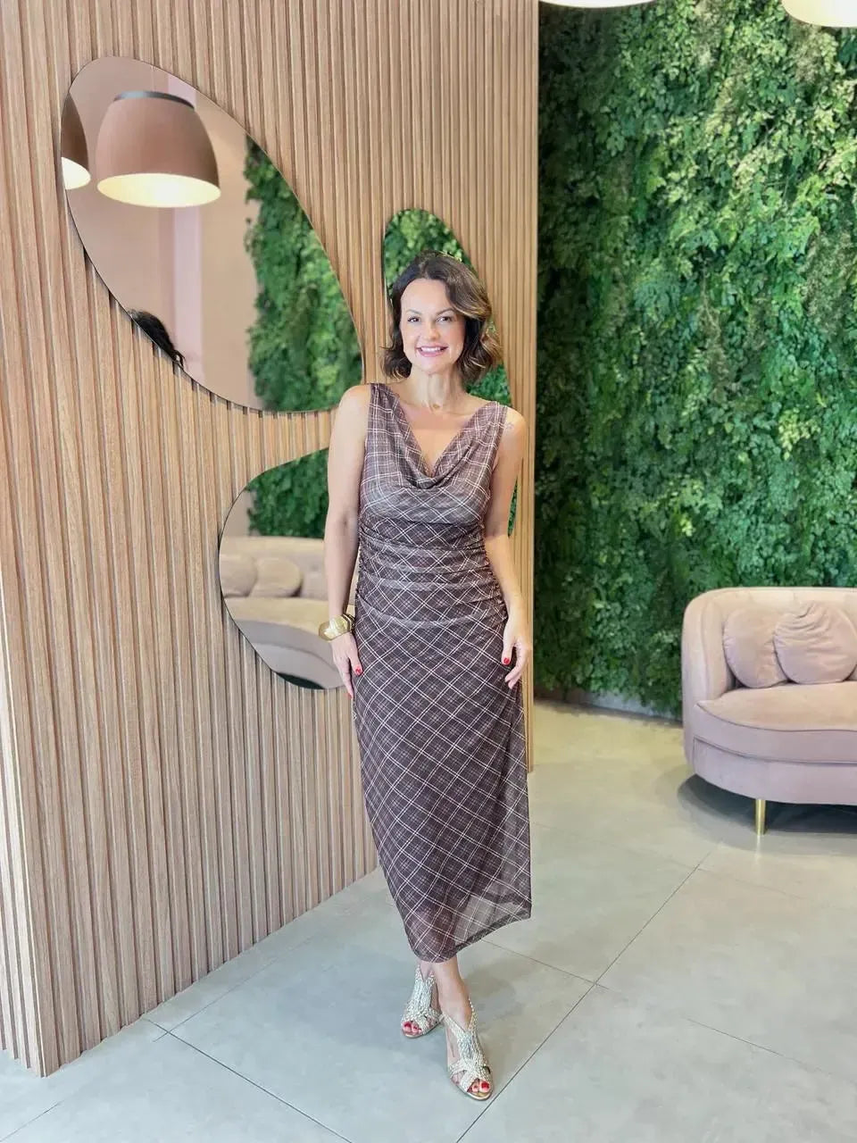 Vestido em Tule Gola Solta, Marrom