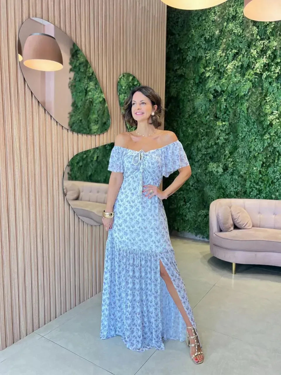 Vestido em Tule Longo com Fenda Floral Lavanda