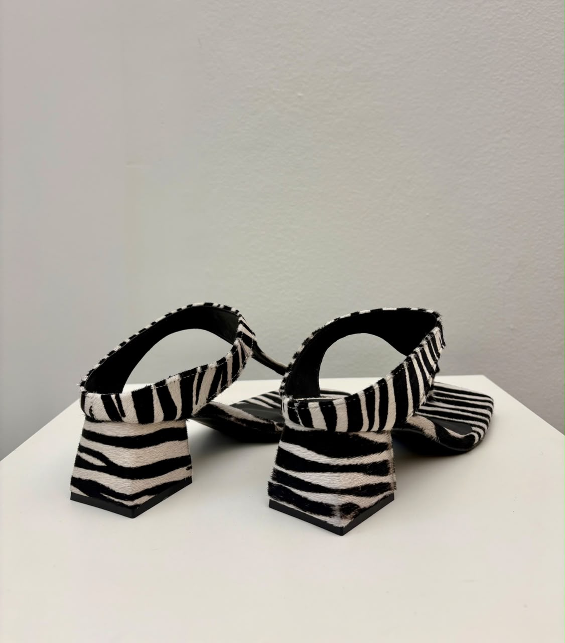Tamanco Bianca, Zebra