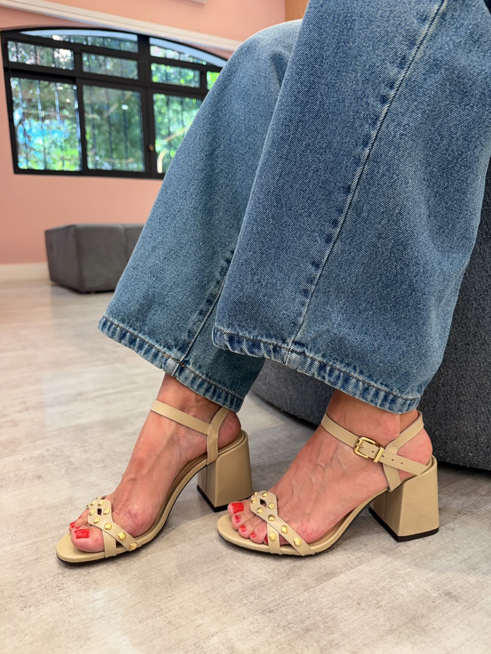 Sandalia Jamaica, Bege