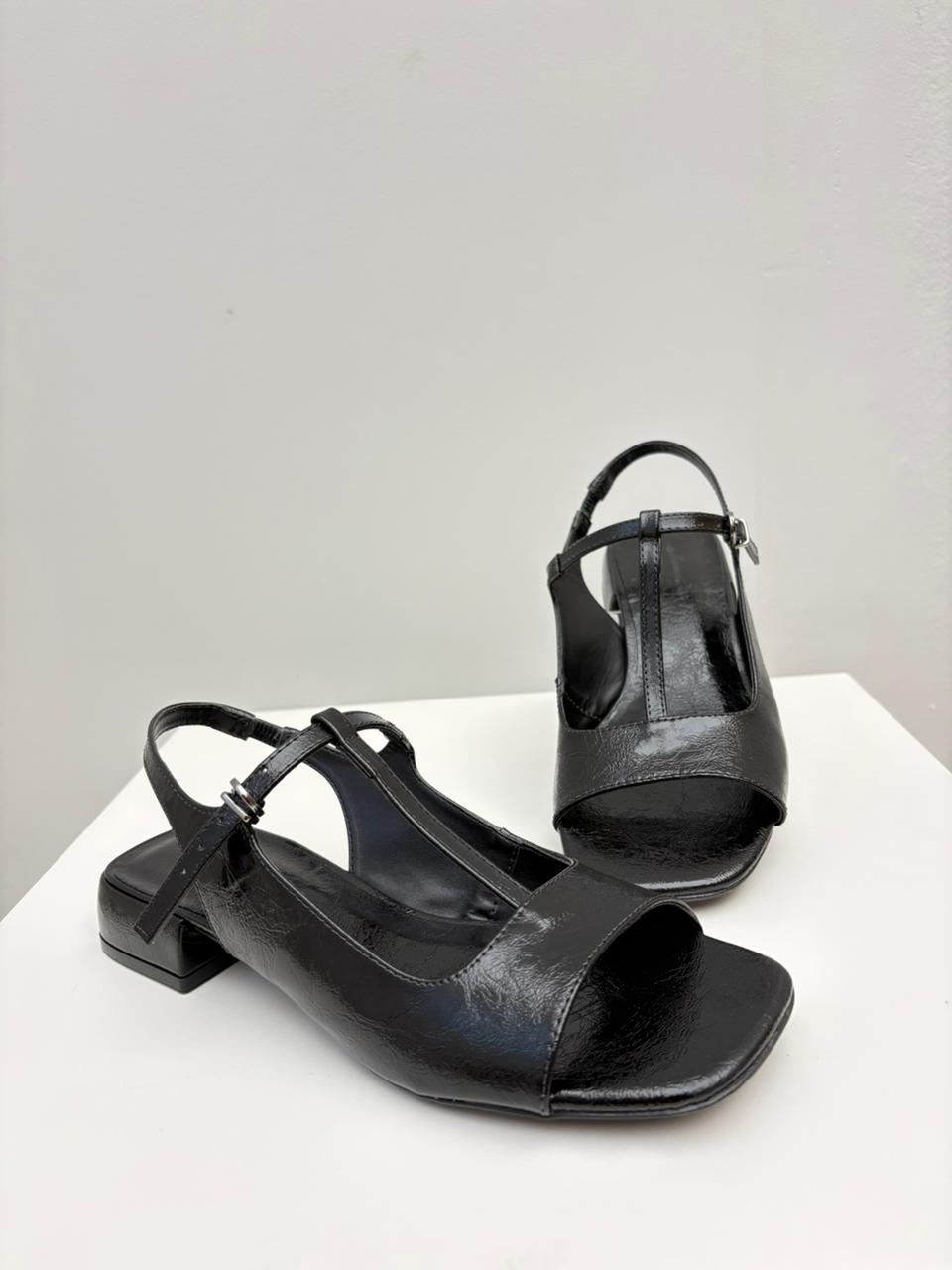 Rasteira Capri Verniz Preta