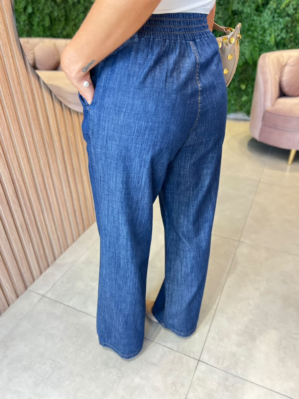 Calça Jeans com Cós de Elástico