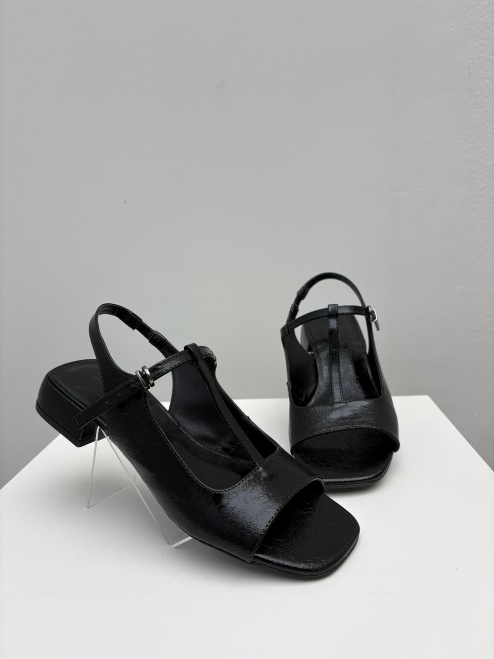 Rasteira Capri Verniz Preta