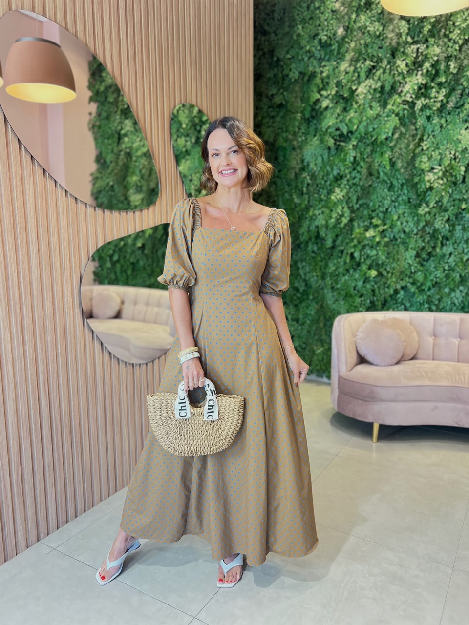 Vestido em Tricoline Fundo Caramelo com Poa azul