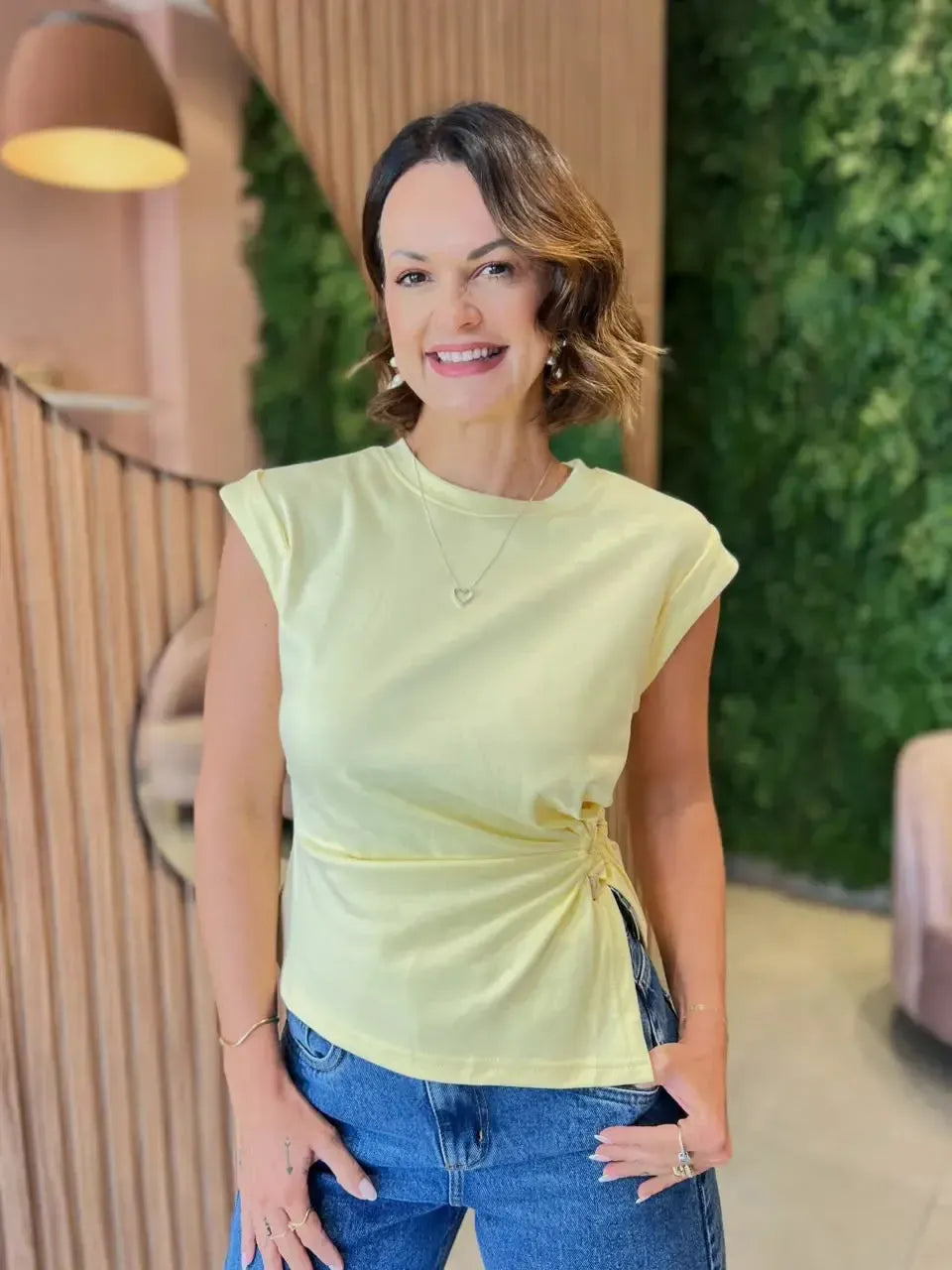 Blusa Em Algodão Assimetrica Com Detalhe Na Cintura, Amarela