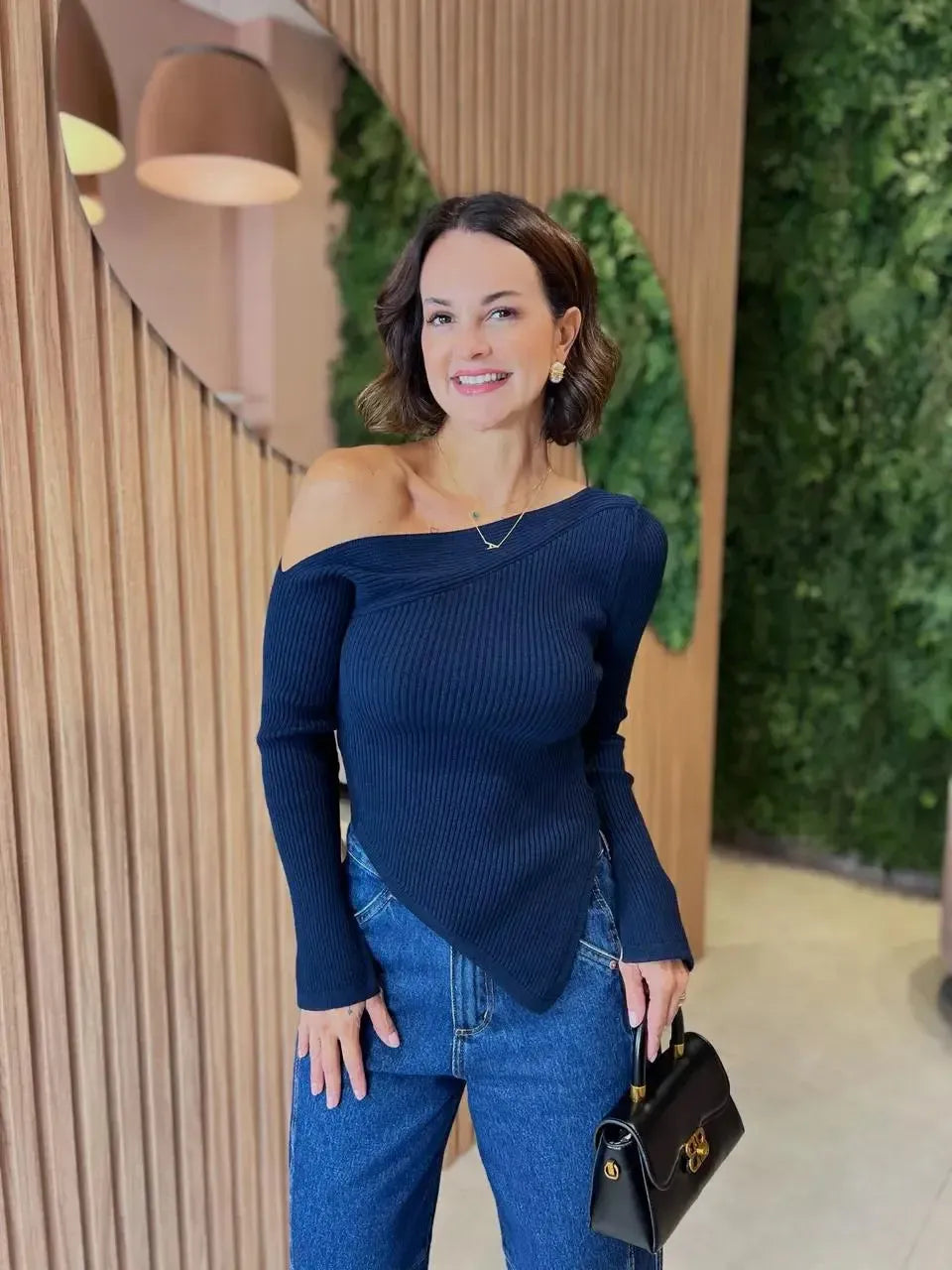 Blusa Ombro Vazado em Tricô, Azul Marinho