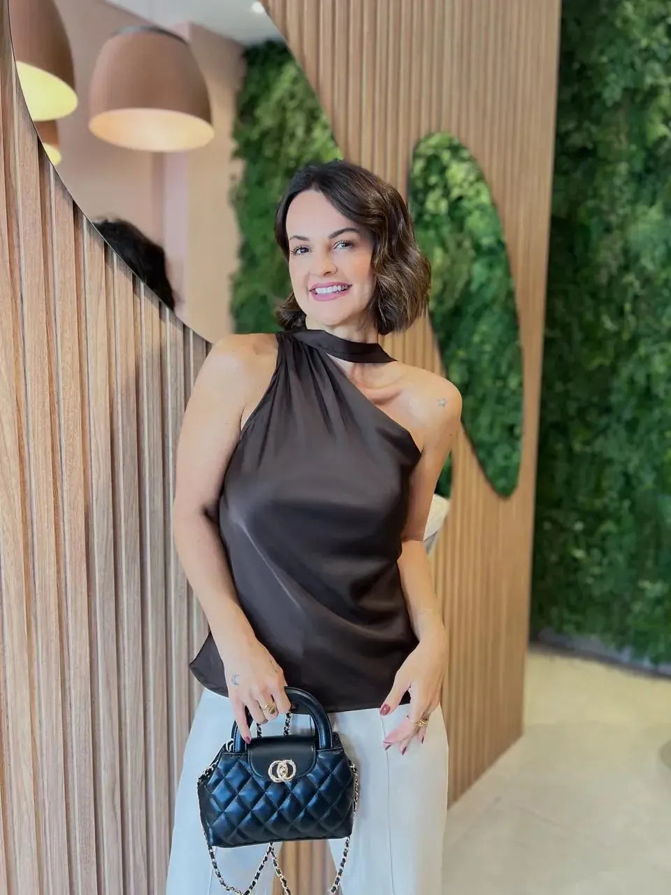 Blusa em Cetim ombro só, Marrom