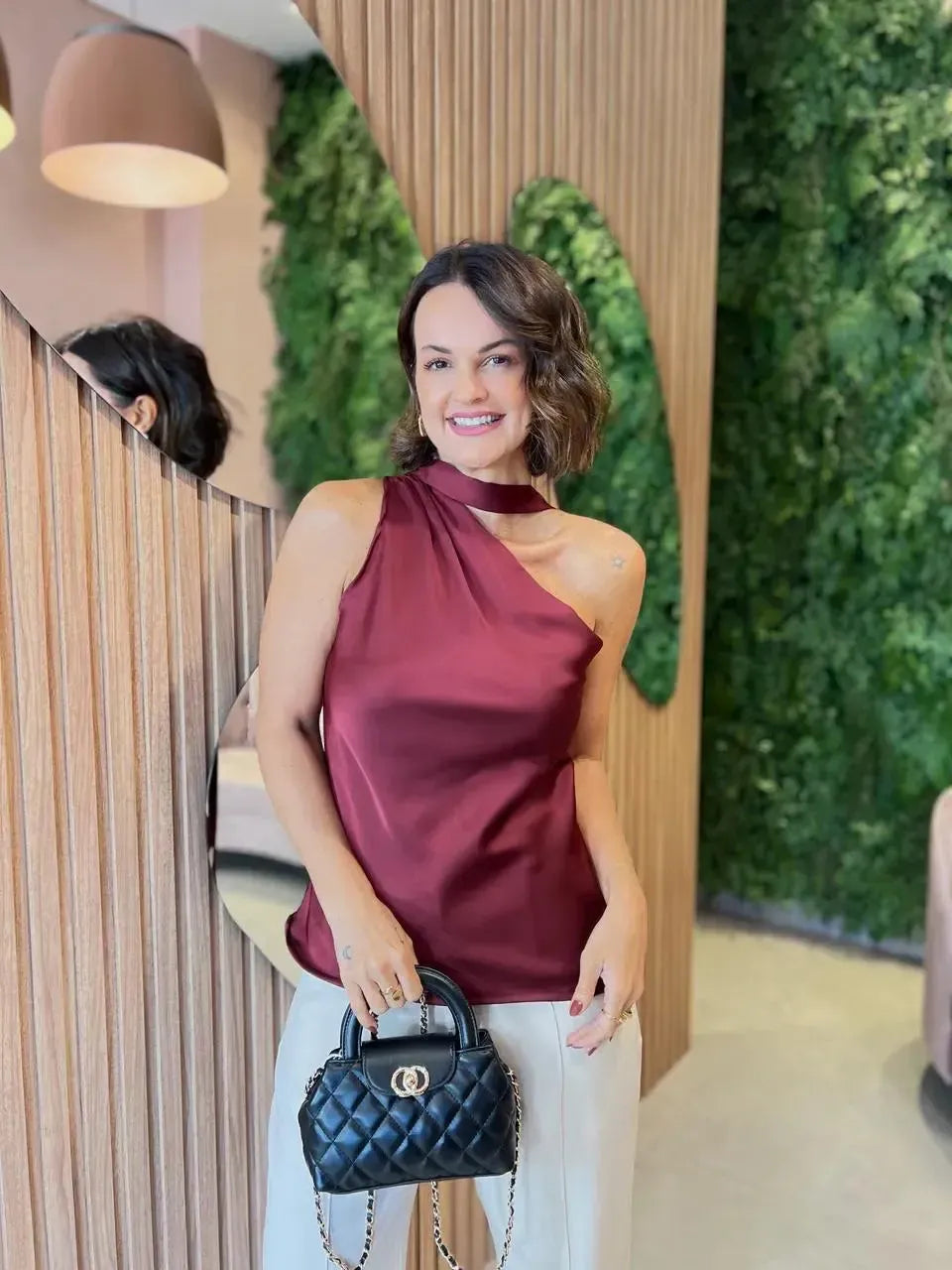 Blusa em Cetim ombro só, Marsala