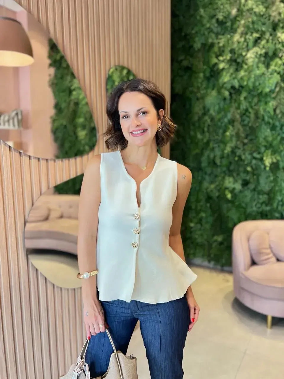 Blusa em Tricô Modal Peplum 3 Botões, Creme