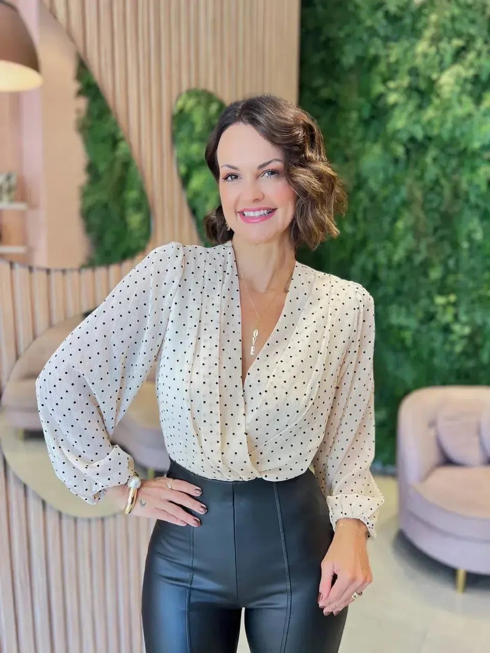 Body em Chiffon Grapeado , Nude com Póa